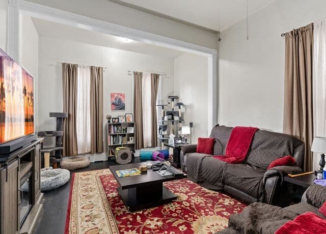3-bedroom rental at 412 Dallas Street in San Antonio, TX — photo 5