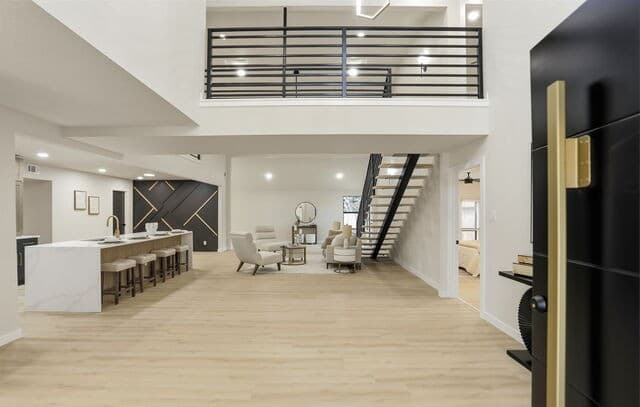 5-bedroom rental at 13707 Bluffmont in San Antonio, TX — photo 5