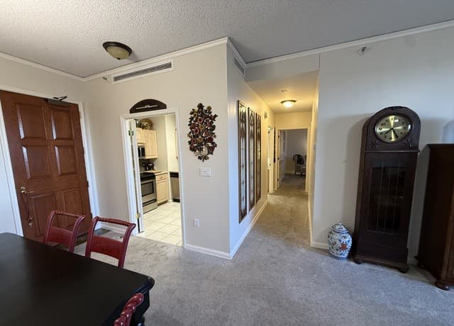 2-bedroom rental at 1 Towers Park Unit 302 in San Antonio, TX — photo 5