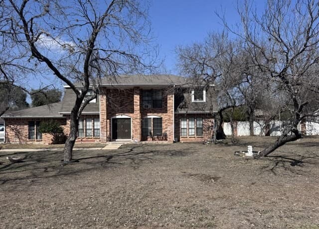 5-bedroom rental at 6847 Pembroke in San Antonio, TX — photo 1