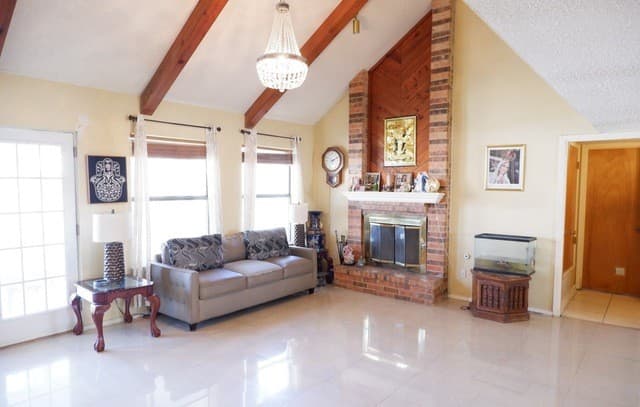 5-bedroom rental at 6847 Pembroke in San Antonio, TX — photo 4