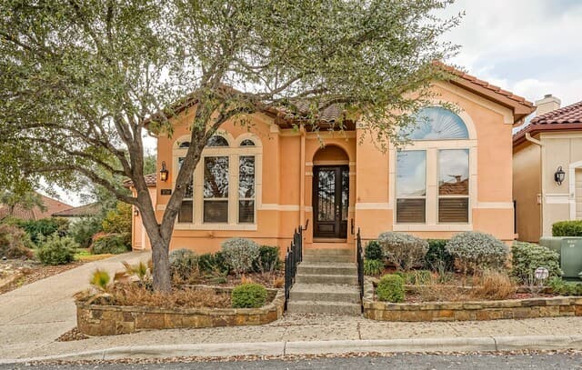 4-bedroom rental at 1710 Wild Deer Circle in San Antonio, TX — photo 2