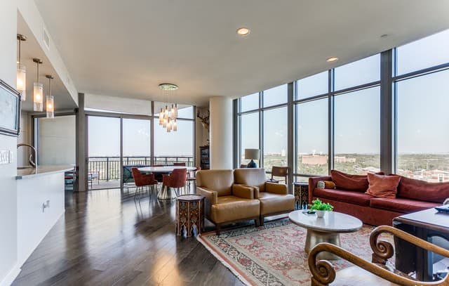 2-bedroom rental at 4242 Broadway Unit 1204 in San Antonio, TX — photo 3