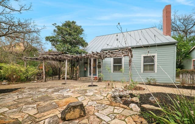 3-bedroom rental at 123 Armour Pl in San Antonio, TX — photo 5