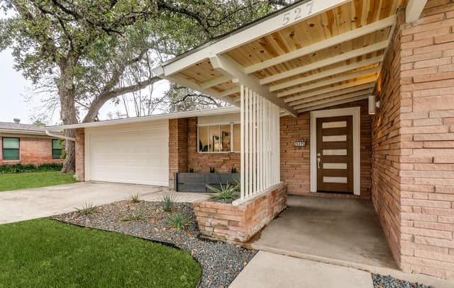 3-bedroom rental at 527 Burnside Drive in San Antonio, TX — photo 2