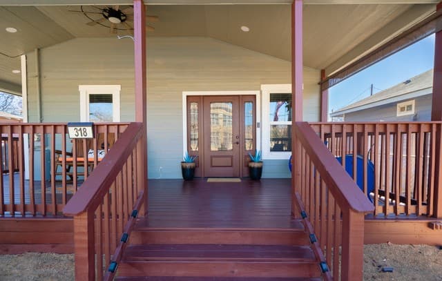 3-bedroom rental at 318 Pruitt Ave in San Antonio, TX — photo 2