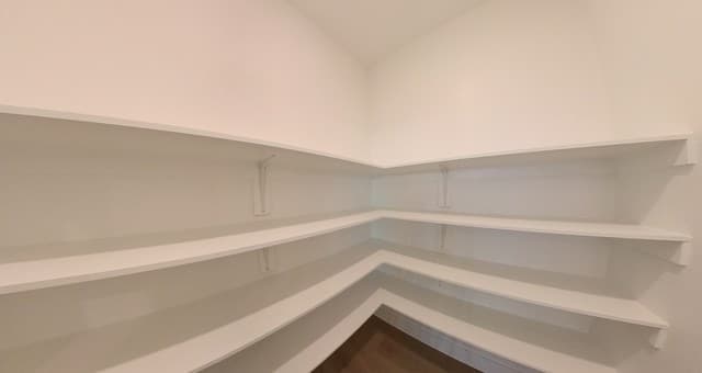 3-bedroom rental at 330 E Carson Unit 2101 in San Antonio, TX — photo 4