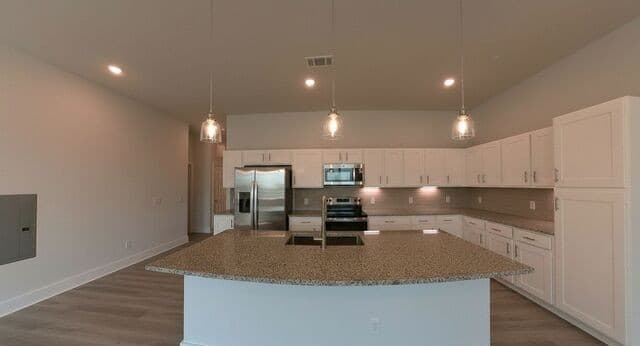 3-bedroom rental at 330 E Carson Unit 2102 in San Antonio, TX — photo 2