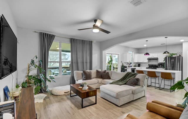 3-bedroom rental at 2703 Bluff Crossing in San Antonio, TX — photo 3