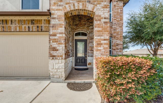 5-bedroom rental at 333 Atalaya in Cibolo, TX — photo 3