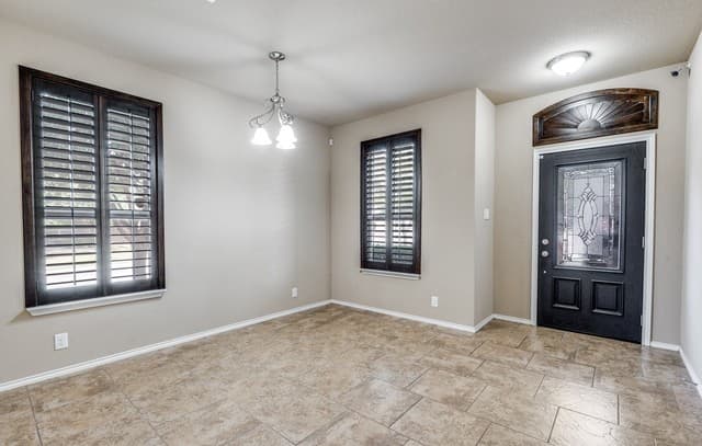 5-bedroom rental at 333 Atalaya in Cibolo, TX — photo 4