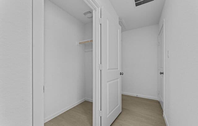 3-bedroom rental at 14907 Warwick Shire in San Antonio, TX — photo 3