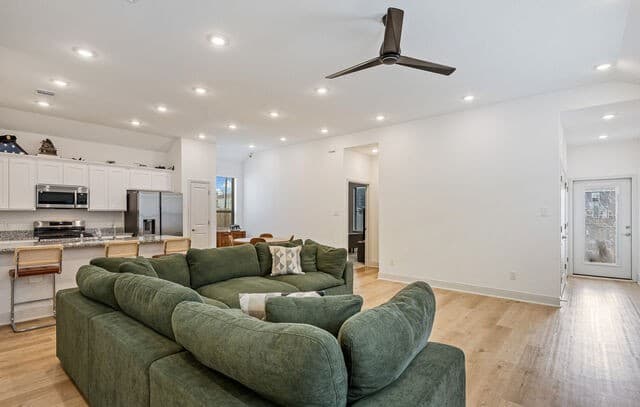 4-bedroom rental at 3610 Palmwood Terrace in San Antonio, TX — photo 2