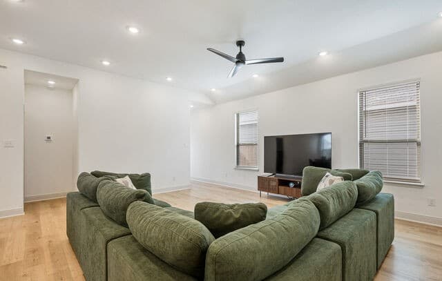 4-bedroom rental at 3610 Palmwood Terrace in San Antonio, TX — photo 3