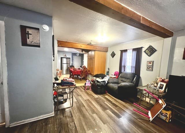 3-bedroom rental at 222 Tampa in San Antonio, TX — photo 3