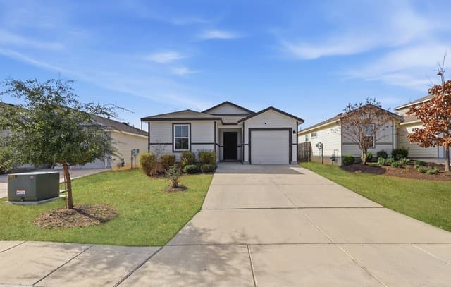 3-bedroom rental at 9711 Spotted Rose in San Antonio, TX — photo 1