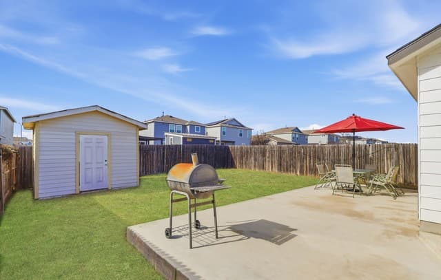 3-bedroom rental at 9711 Spotted Rose in San Antonio, TX — photo 3