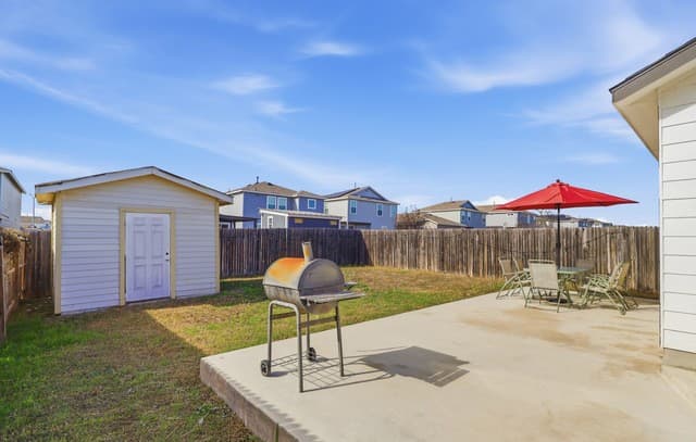 3-bedroom rental at 9711 Spotted Rose in San Antonio, TX — photo 4
