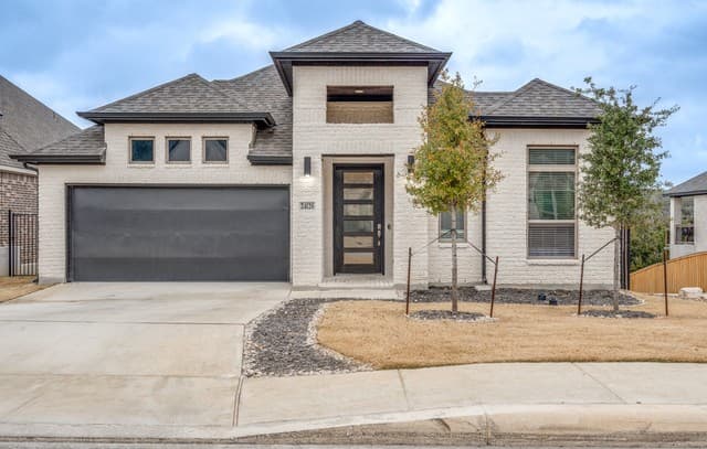 4-bedroom rental at 24126 Sidehill Lie in San Antonio, TX — photo 2