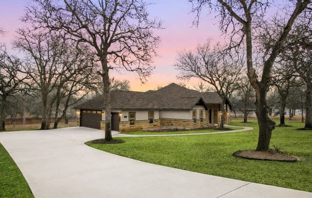 4-bedroom rental at 117 Crescent Rdg in Adkins, TX — photo 3