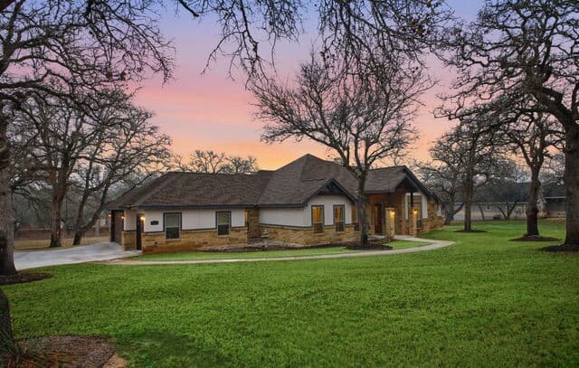 4-bedroom rental at 117 Crescent Rdg in Adkins, TX — photo 4
