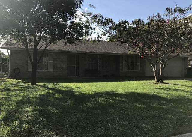 3-bedroom rental at 4015 Meeks in San Antonio, TX — photo 1