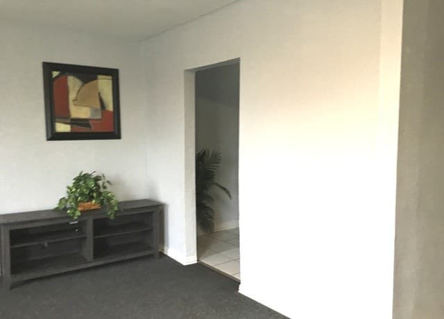 rental at 123 W Mitchell in San Antonio, TX — photo 4