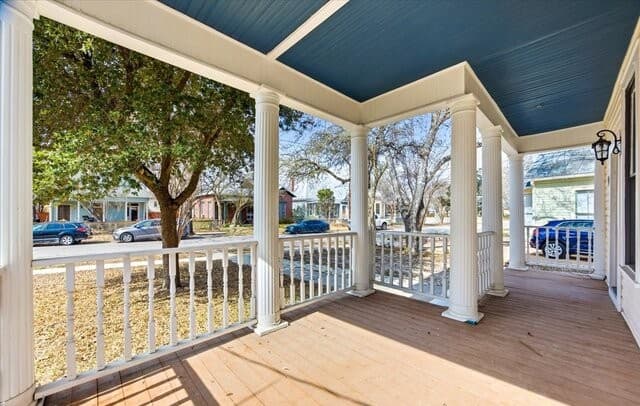 4-bedroom rental at 414 Mission in San Antonio, TX — photo 3