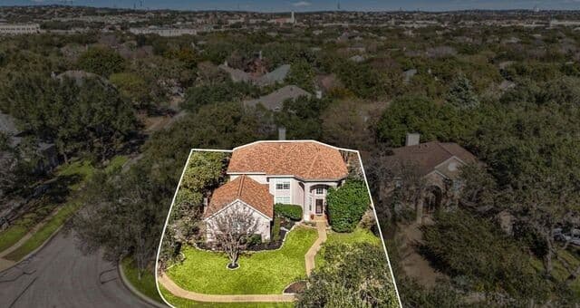 5-bedroom home for sale at 2231 Bentoak in San Antonio TX