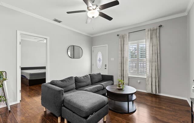 2-bedroom rental at 441 Cimarron in Spring Branch, TX — photo 5