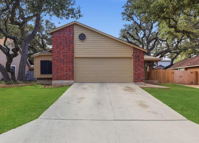 3-bedroom rental at 5611 Timber Jack in San Antonio, TX — photo 1