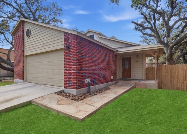3-bedroom rental at 5611 Timber Jack in San Antonio, TX — photo 2