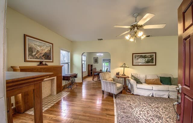 2-bedroom rental at 281 W Mariposa in San Antonio, TX — photo 4