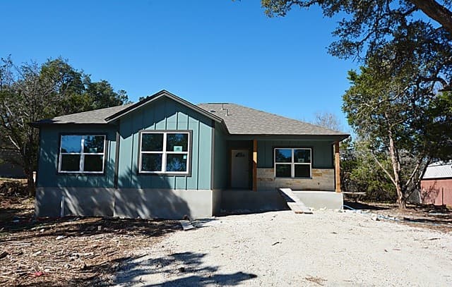 3-bedroom rental at 201 Country Haven in Spring Branch, TX — photo 1