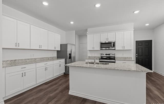 4-bedroom rental at 8227 Smithers Ave in San Antonio, TX — photo 4
