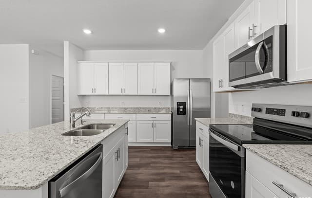 4-bedroom rental at 8227 Smithers Ave in San Antonio, TX — photo 5