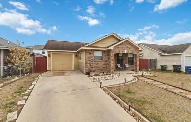 3-bedroom rental at 11402 Gaylord in San Antonio, TX — photo 2