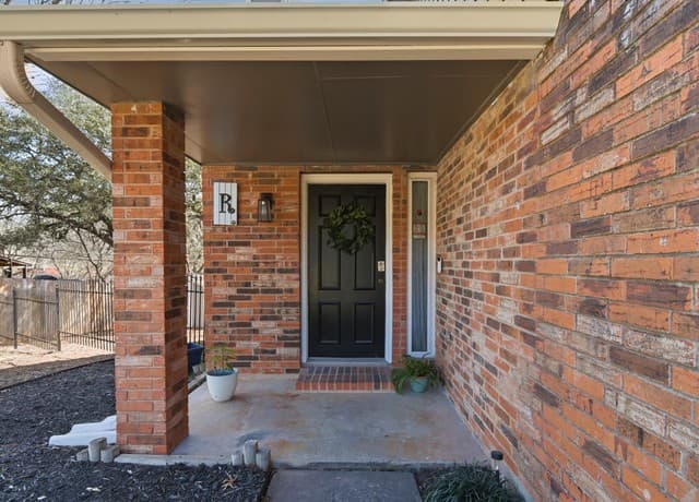 3-bedroom rental at 8110 Timber Grove in San Antonio, TX — photo 5