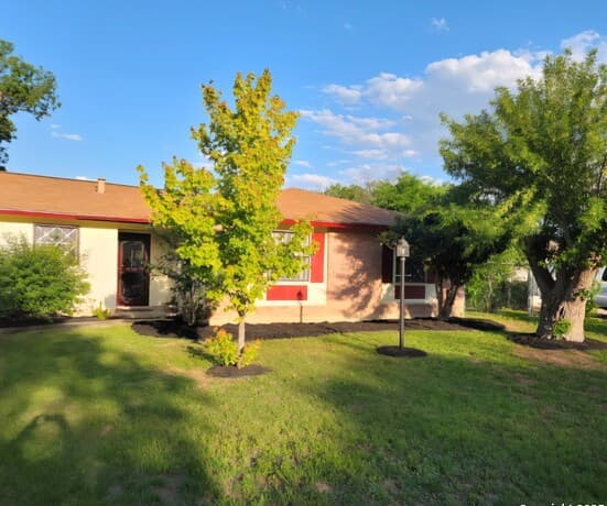 4-bedroom rental at 642 Palm in San Antonio, TX — photo 1
