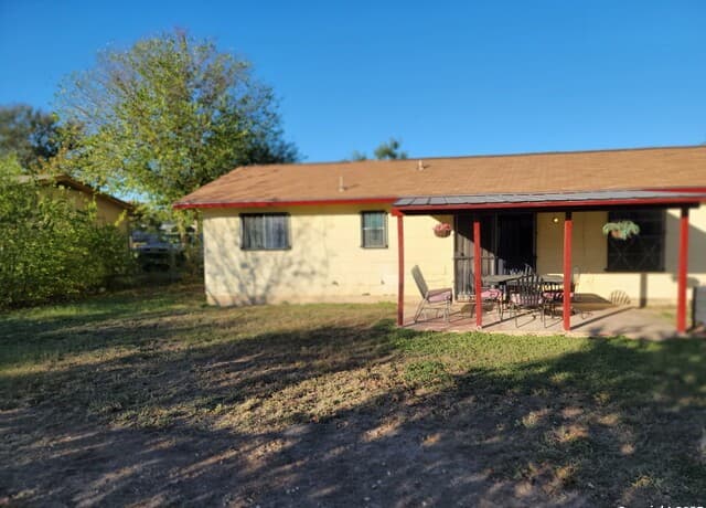 4-bedroom rental at 642 Palm in San Antonio, TX — photo 3