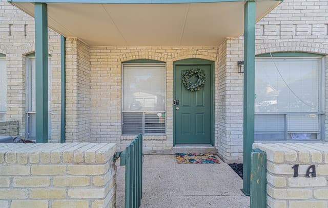 2-bedroom rental at 9915 Powhatan Unit A1 in San Antonio, TX — photo 2