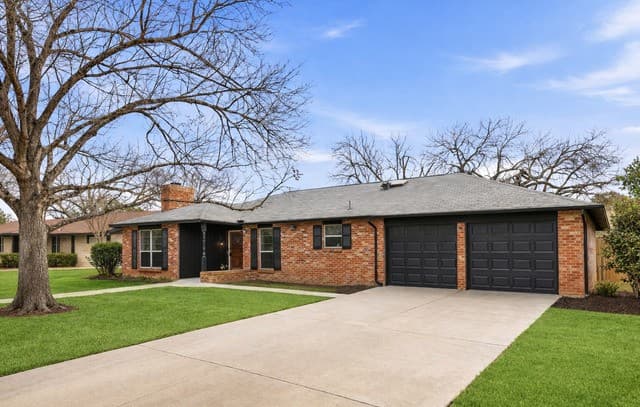 Home for sale at 426 Zephyr in Windcrest, TX — photo 4
