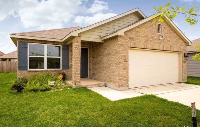 3-bedroom rental at 3619 Storm Moon in Converse, TX — photo 1