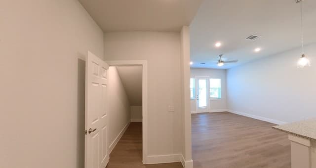 2-bedroom rental at 330 E Carson Unit 3101 in San Antonio, TX — photo 5