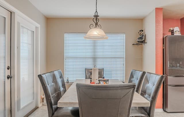 3-bedroom rental at 11211 Ancient Coach in San Antonio, TX — photo 5