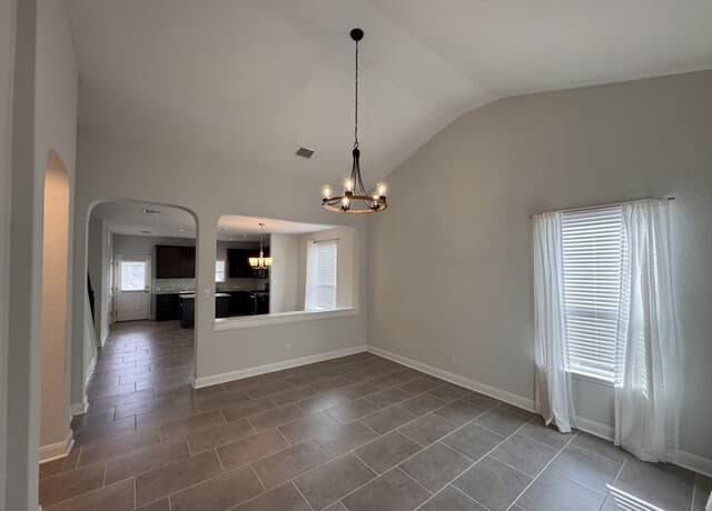 3-bedroom rental at 5914 Akin Pl in San Antonio, TX — photo 5