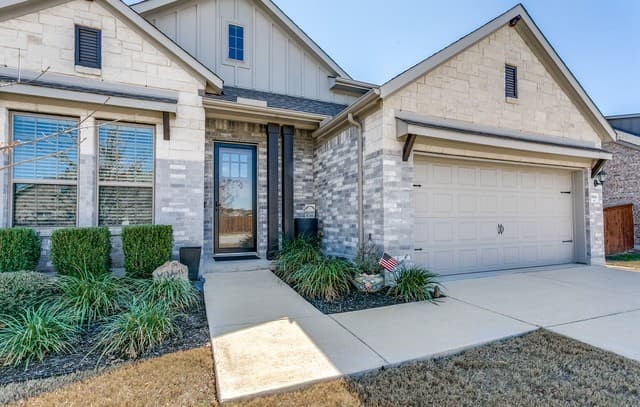 4-bedroom rental at 664 Colt in Schertz, TX — photo 2