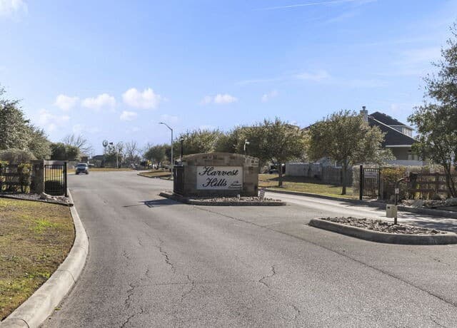 4-bedroom rental at 3314 Jons Way in Marion, TX — photo 3