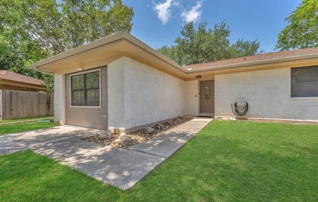 Home for sale at 139 Navajo Circle in Cibolo, TX — photo 3