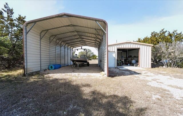 2-bedroom rental at 292 Private Road 1516 in Bandera, TX — photo 2